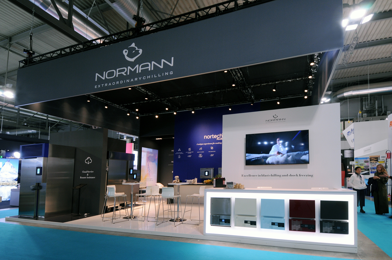 Se stai cercando un allestitore fiere a Pordenone, allora ti aspettiamo dalla Futura Allestimenti.<br />
Organizziamo e gestiamo tutti gli aspetti che riguardano l’allestimento, dal brief del inizio al potenziamento tecnico e dalla formazione e generazione all’installazione in loco. Fissiamo il budget totale durante la progettazione e non aggiungiamo alcun costo extra nella fase finale. I nostri tecnici che si occupano dell’installazione sono parte fondamentale del team che ha seguito il progetto: così, gestiscono in modo preciso e senza intermediari le necessità del cliente.